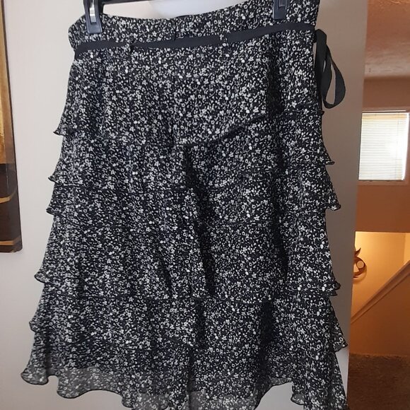 Flowery Skirt with belt - Picture 2 of 2